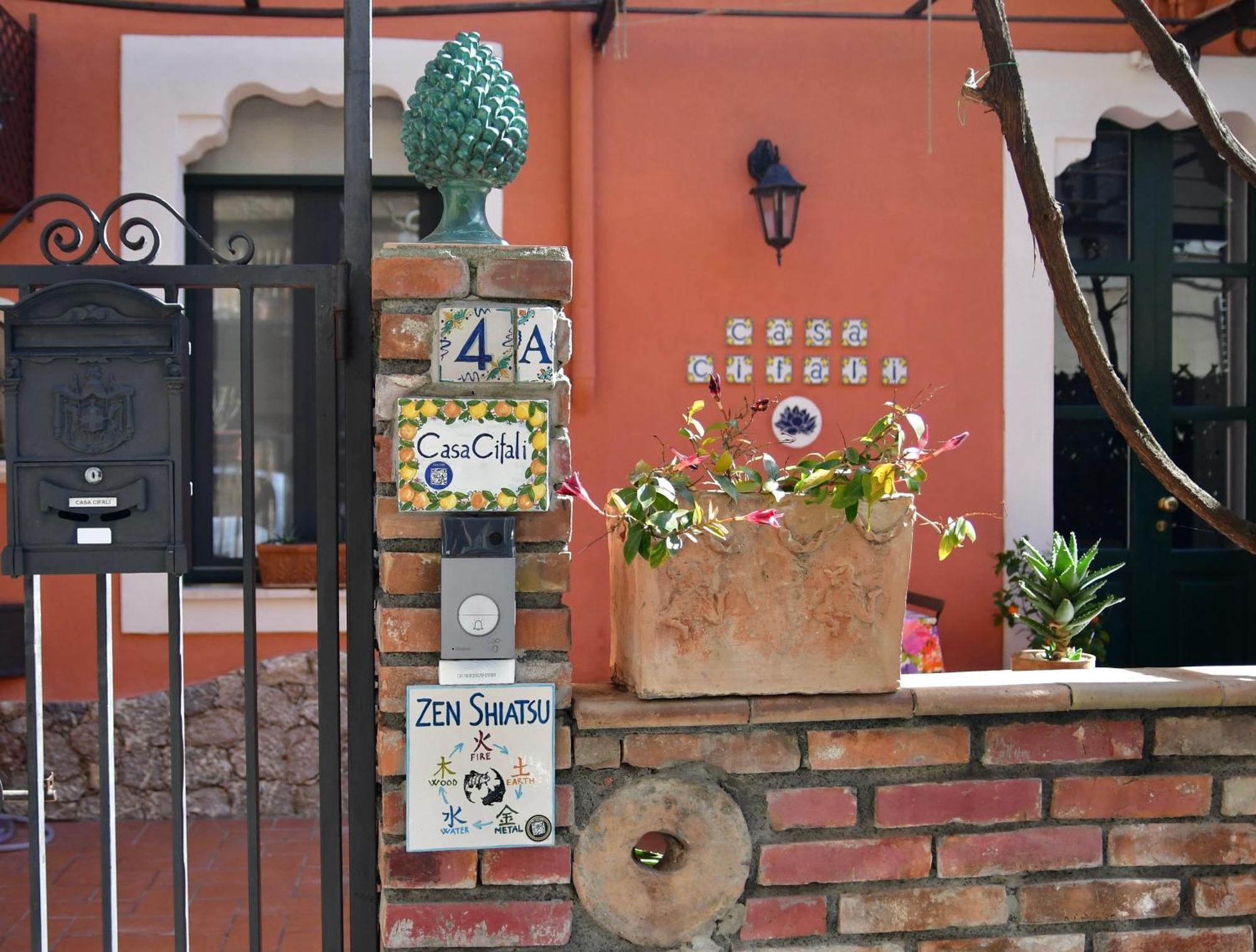 Pensión Casa Cifali 2*